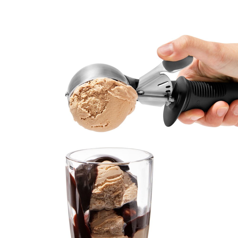 OXO Good Grips Classic Ice Cream Scoop,Black